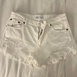WHITE ZARA SHORTS